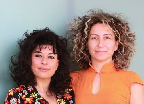 Annarita Minutaglio e Alma Crisafi nella foto del pieghevole di Bella come Sempre