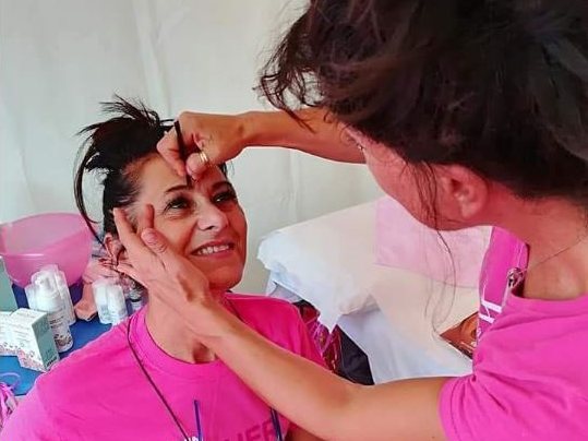 Annarita Minutaglio, dermopigmentazione paramedicale a Bologna, con pazienti oncologiche